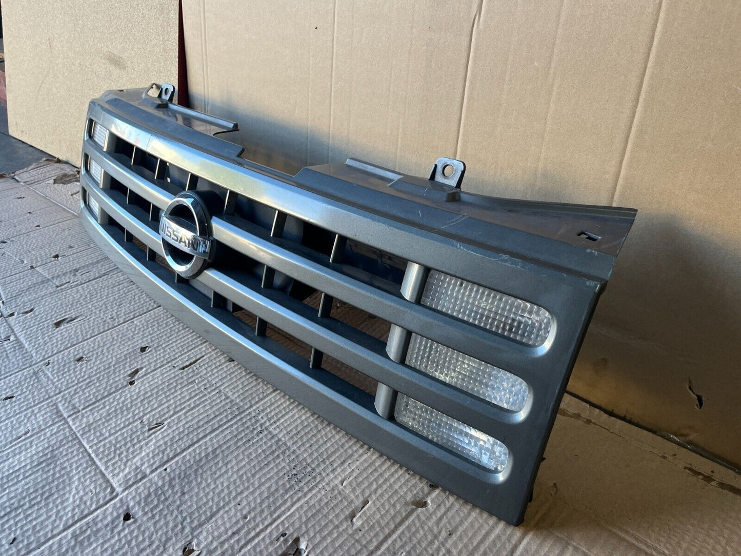 NISSAN CUBE Z11 GRILL