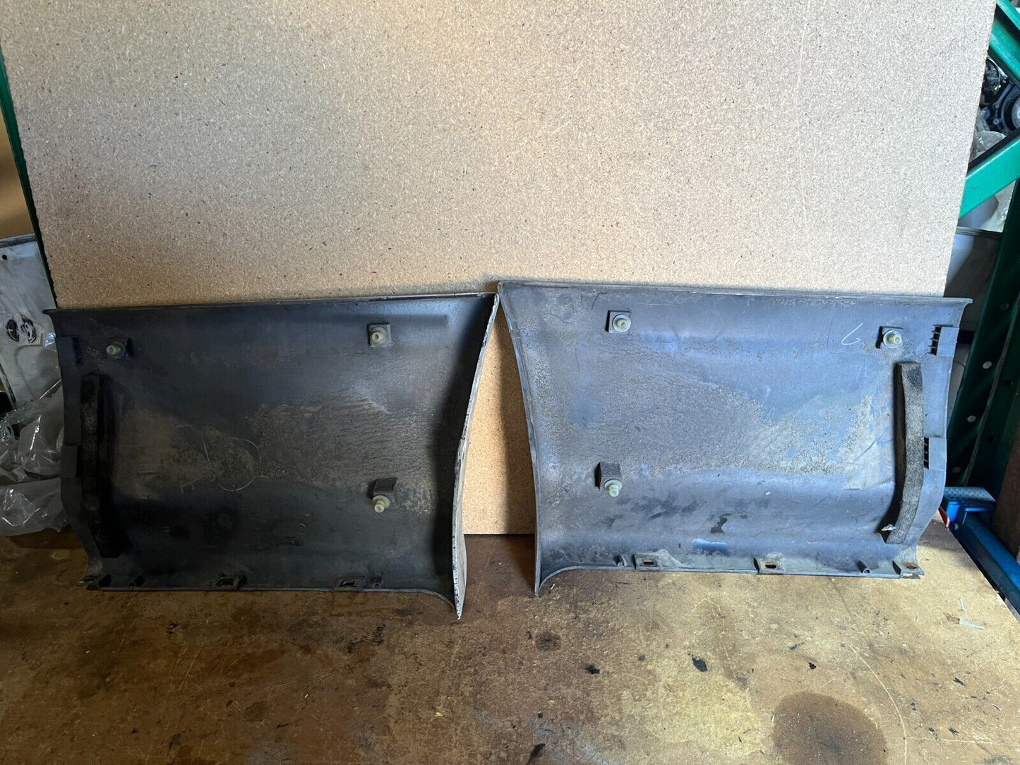 NISSAN ELGRAND E50 REAR PODS 05/97-05/02
