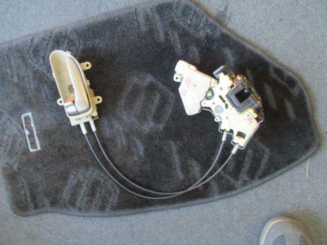 2002 NISSAN ELGRAND E51 FRONT LEFT DOOR LOCK ACTUATOR