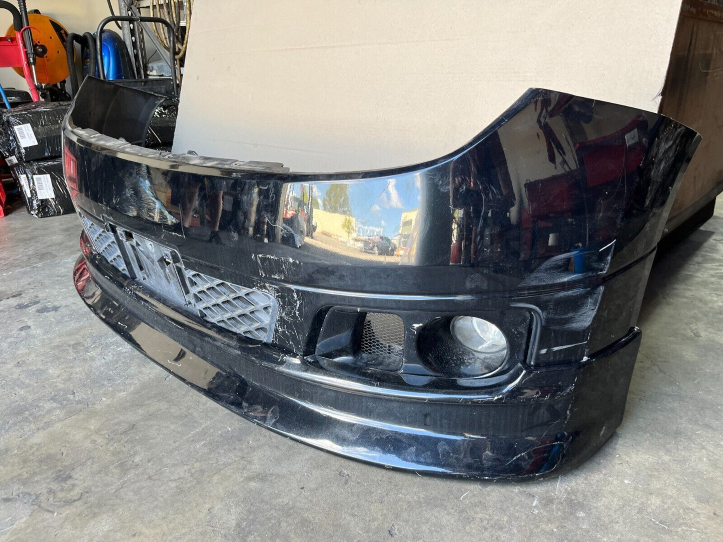 NISSAN ELGRAND E51 SERIES 2 FRONT BUMPER WITH AFTERMARKET FIBERGLASS LIP