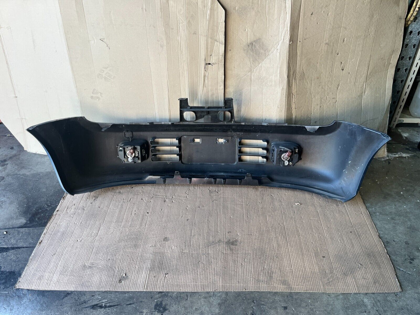 NISSAN CUBE Z11 YZ11 FRONT BUMPER