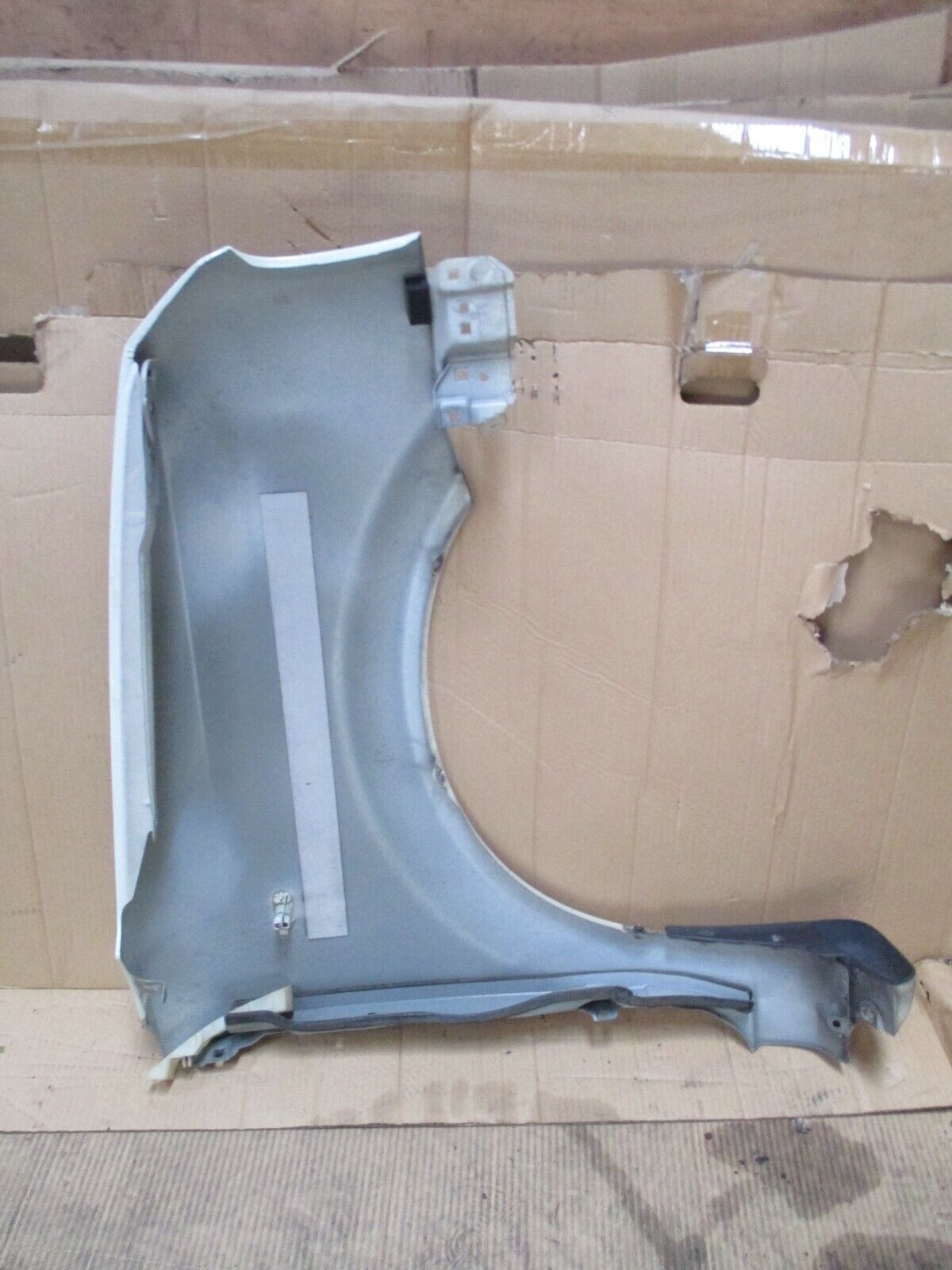NISSAN CUBE YZ11 LEFT FRONT GUARD or BZ11 - WITH MUDFLAP
