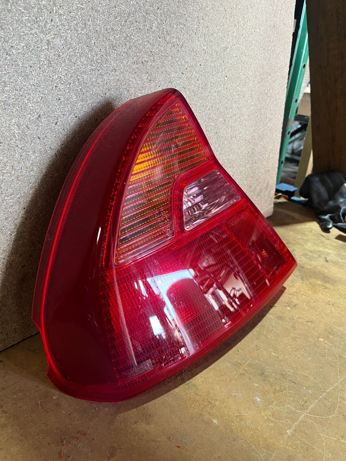 MITSUBISHI LANCER RH TAILLIGHT CE/CK SEDAN 08/98-06/99
