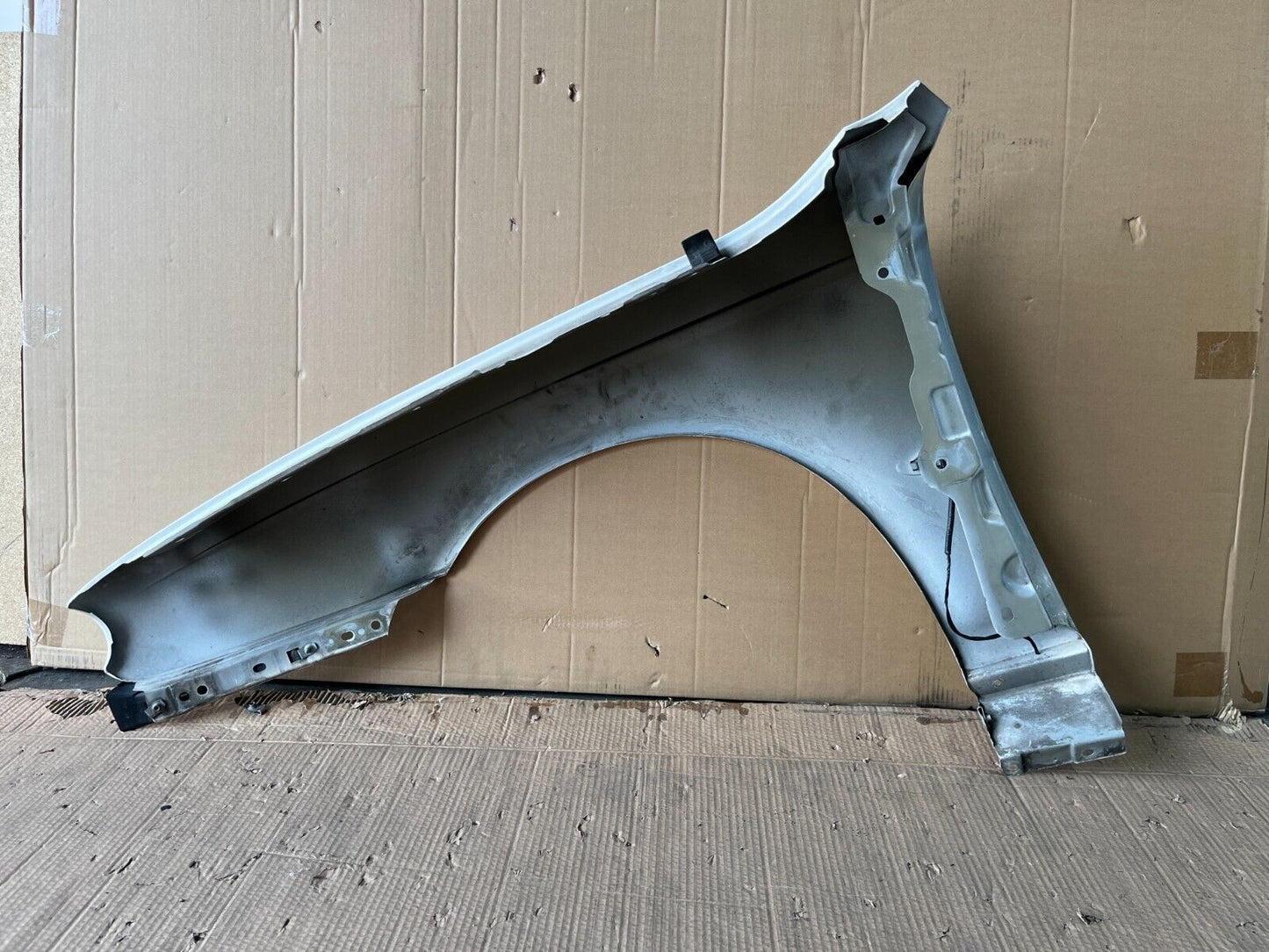 JAGUAR X-TYPE X400 FRONT RIGHT GUARD 02-08