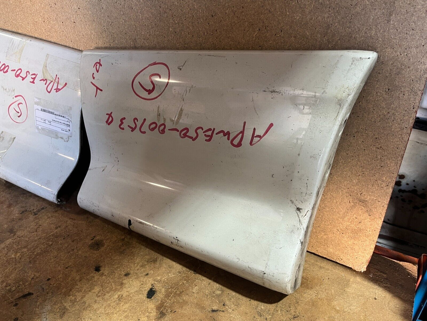 NISSAN ELGRAND E50 REAR PODS 05/97-05/02