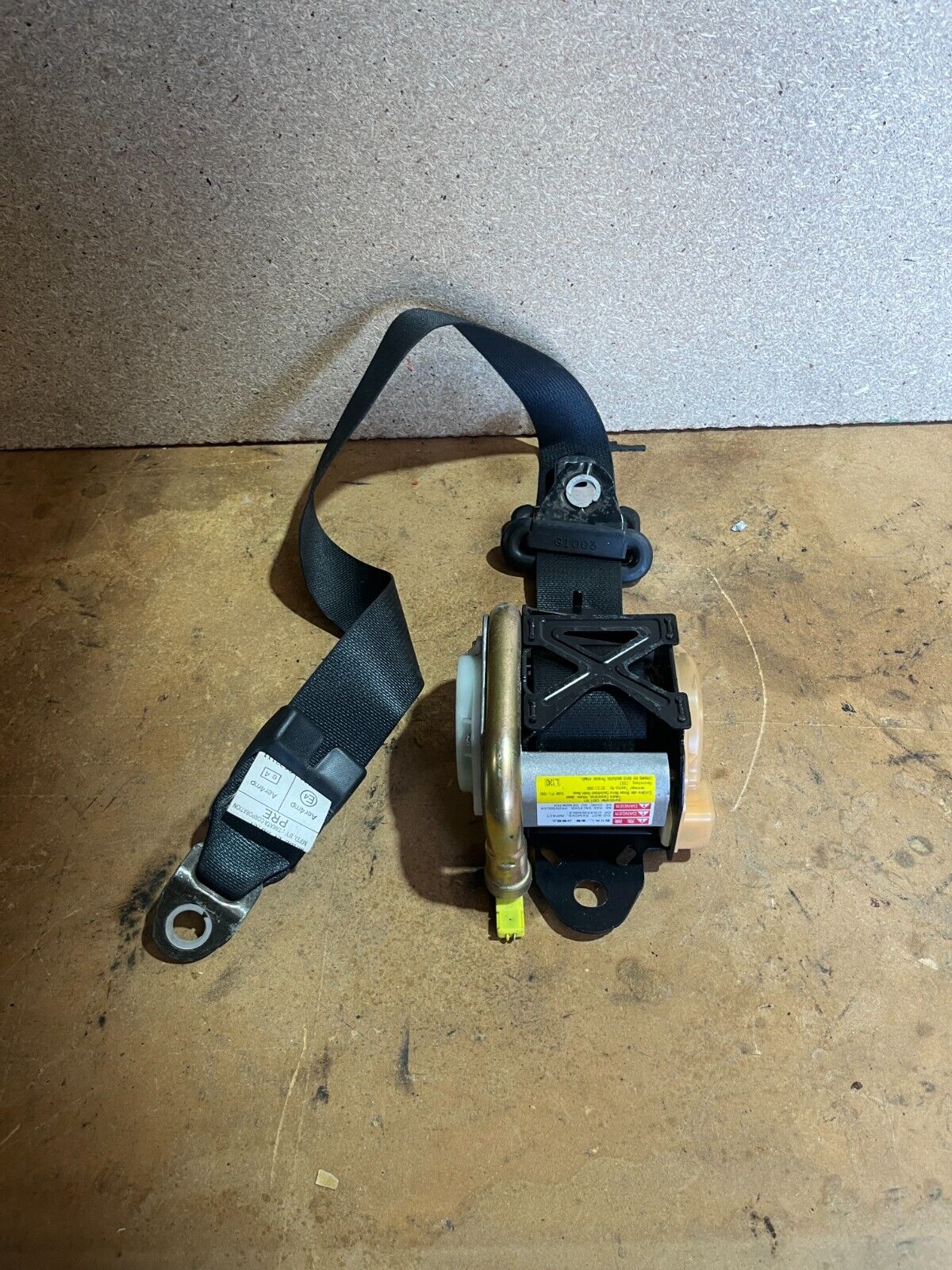 NISSAN 350Z FRONT LH SEATBELT