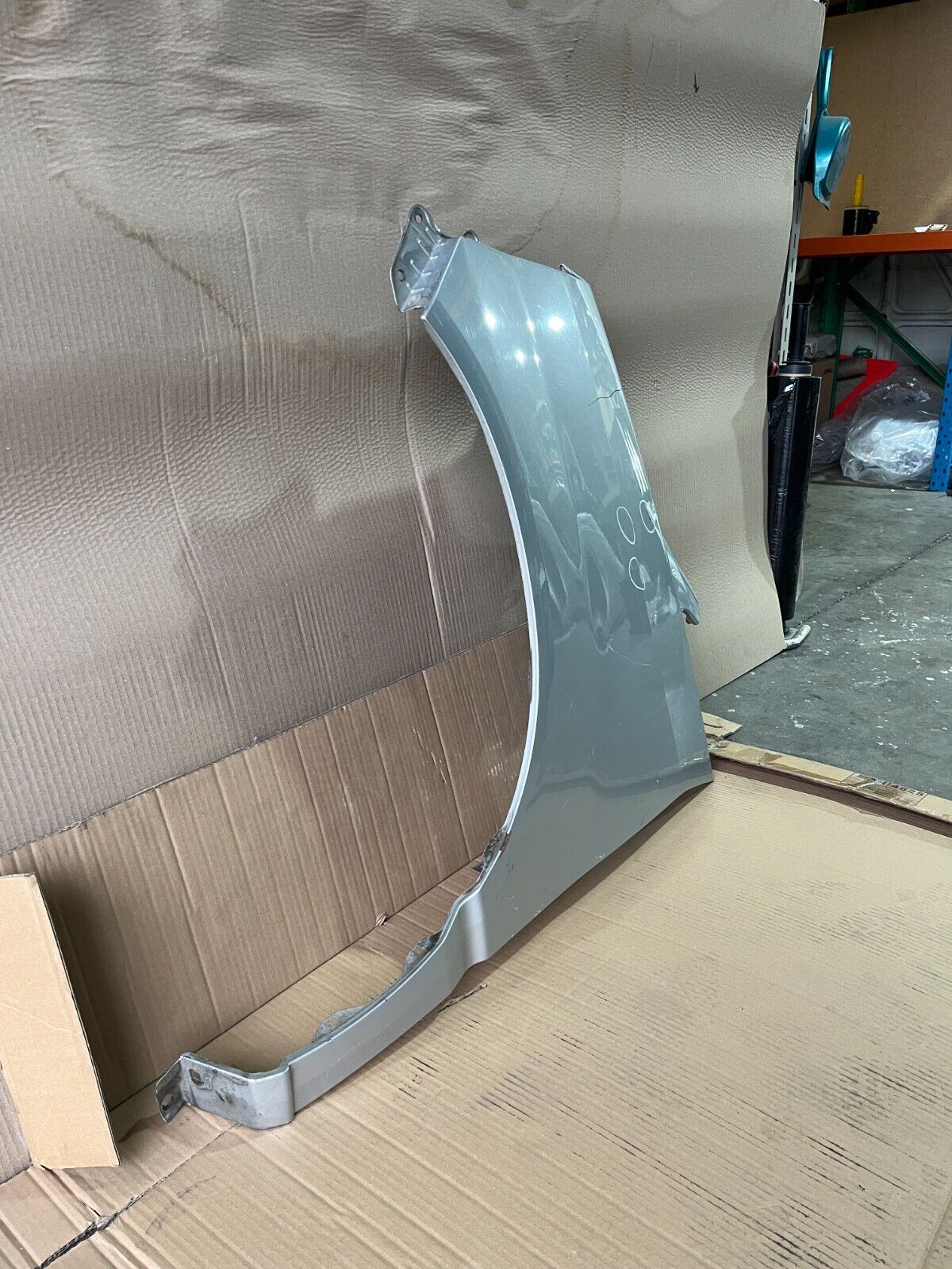 NISSAN ELGRAND E50 FRONT LEFT GUARD 97-02