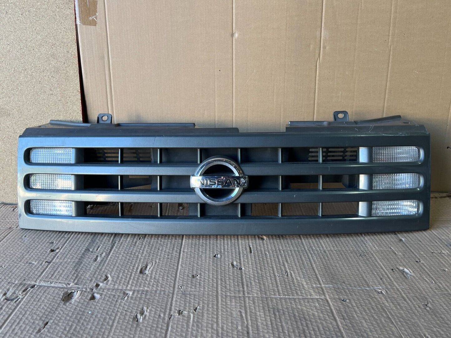 NISSAN CUBE Z11 GRILL