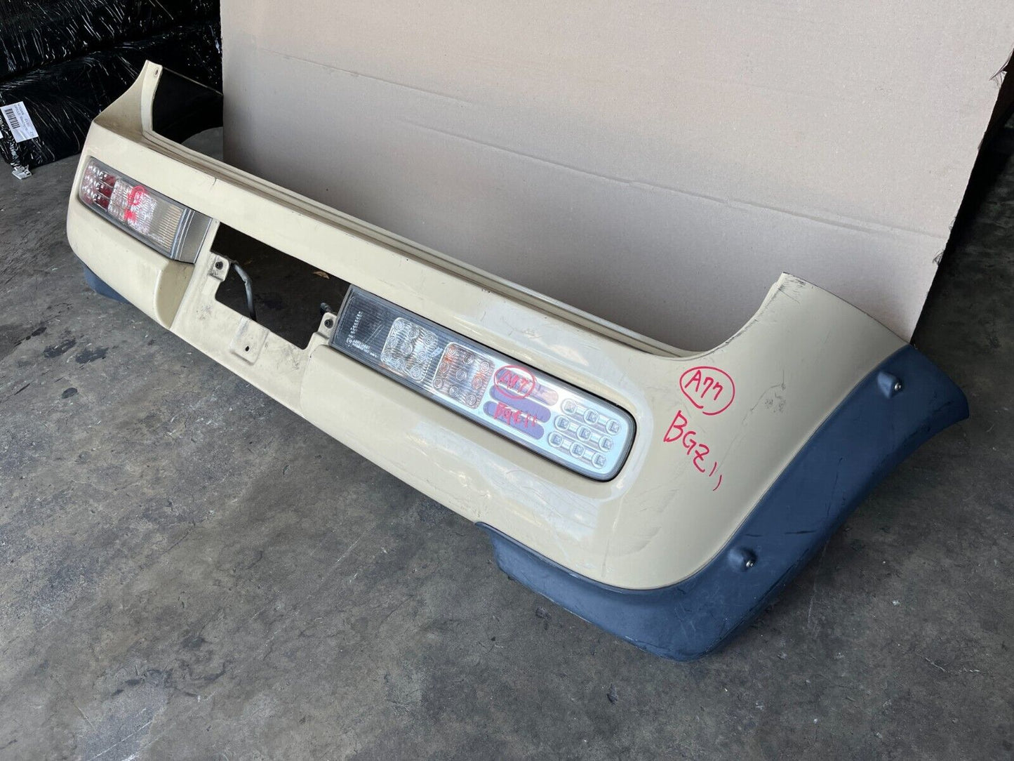 NISSAN CUBE Z11 REAR BUMPER