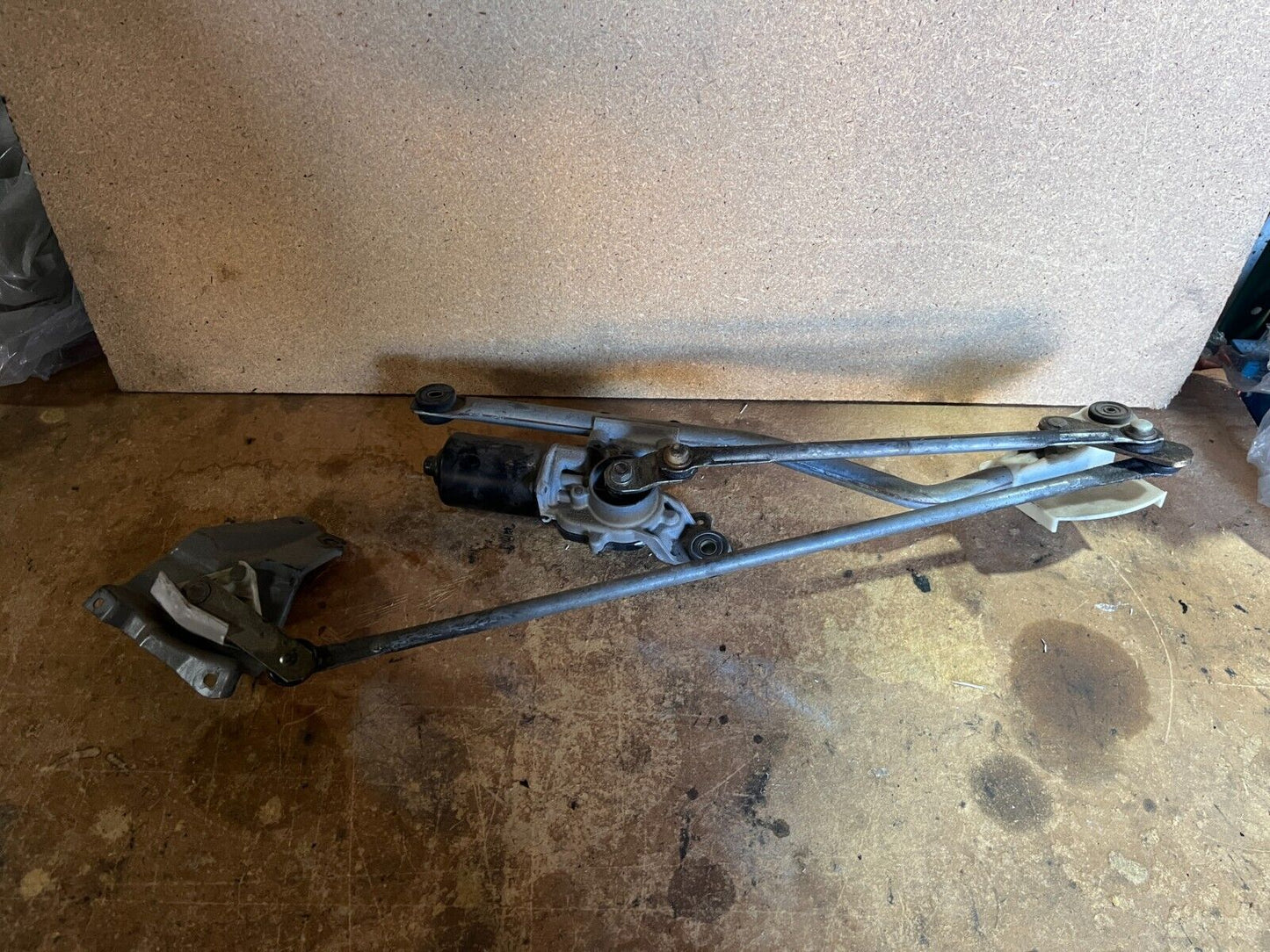 NISSAN CUBE Z11 FRONT WINDSHEILD WIPER MOTOR