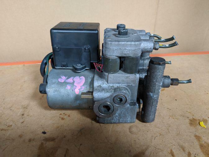 1996 NISSAN SKYLINE R33 GTR ABS PUMP 1993-98
