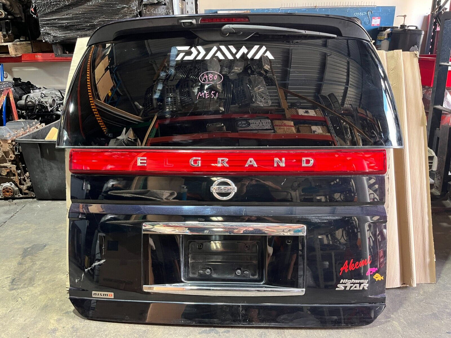 NISSAN ELGRAND E51 HIGHWAY STAR TAILGATE