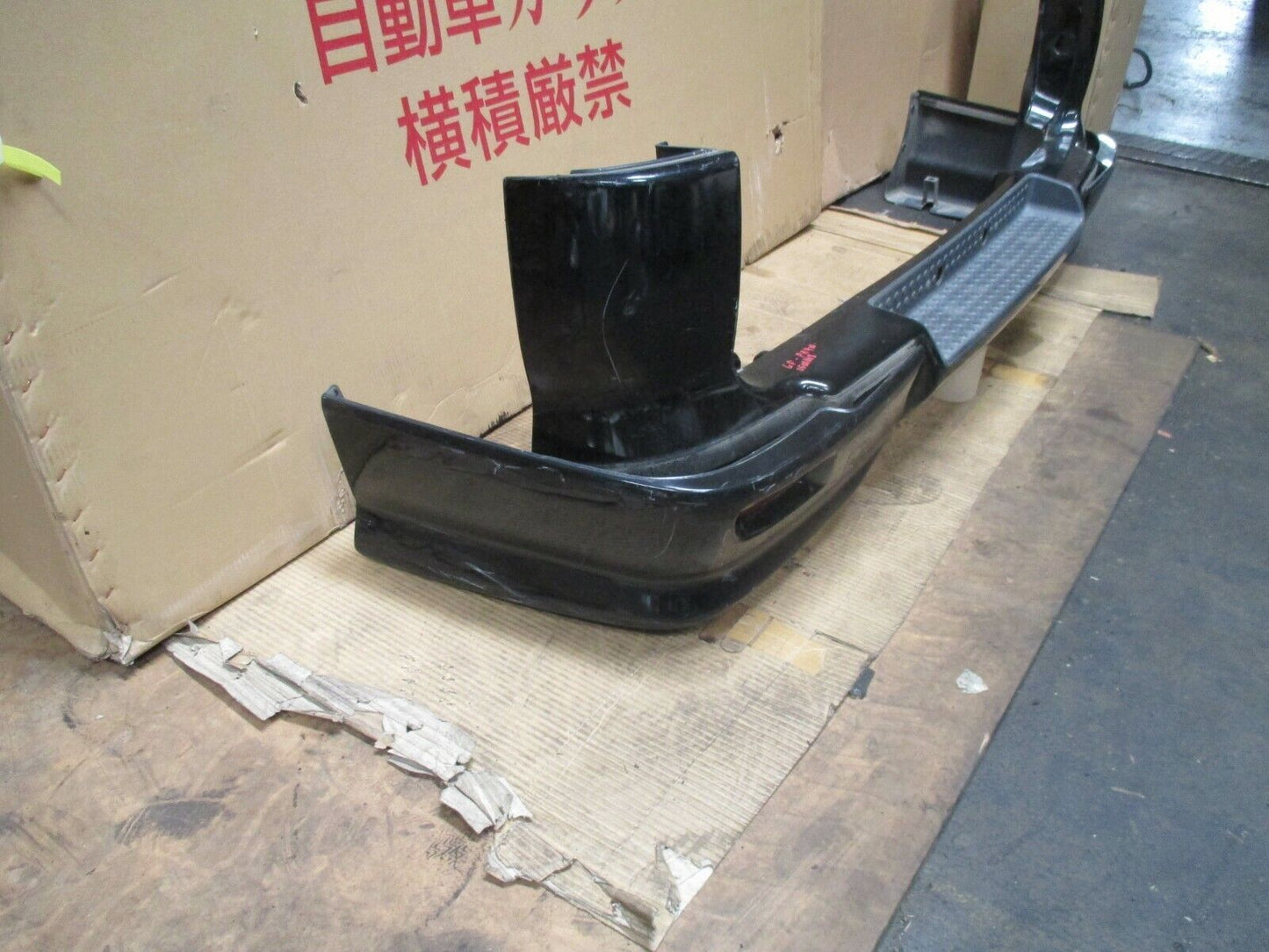 MITSUBISHI DELICA PA4W REAR BUMPER WITH STEP AND BRACKETS