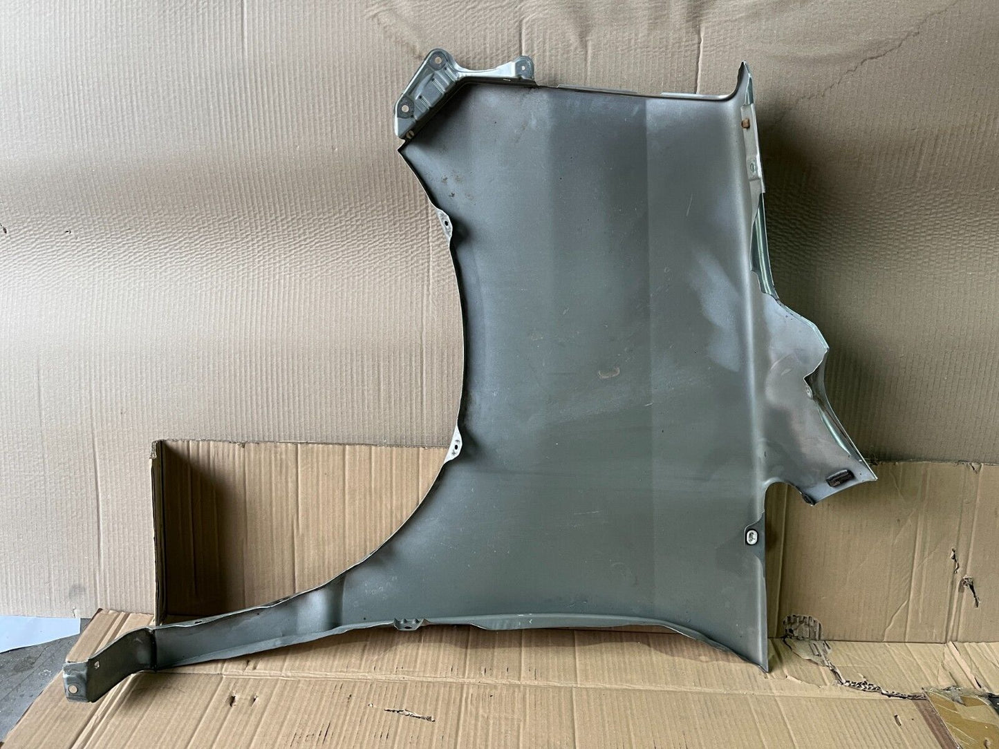 NISSAN ELGRAND E50 FRONT RIGHT GUARD 97-02