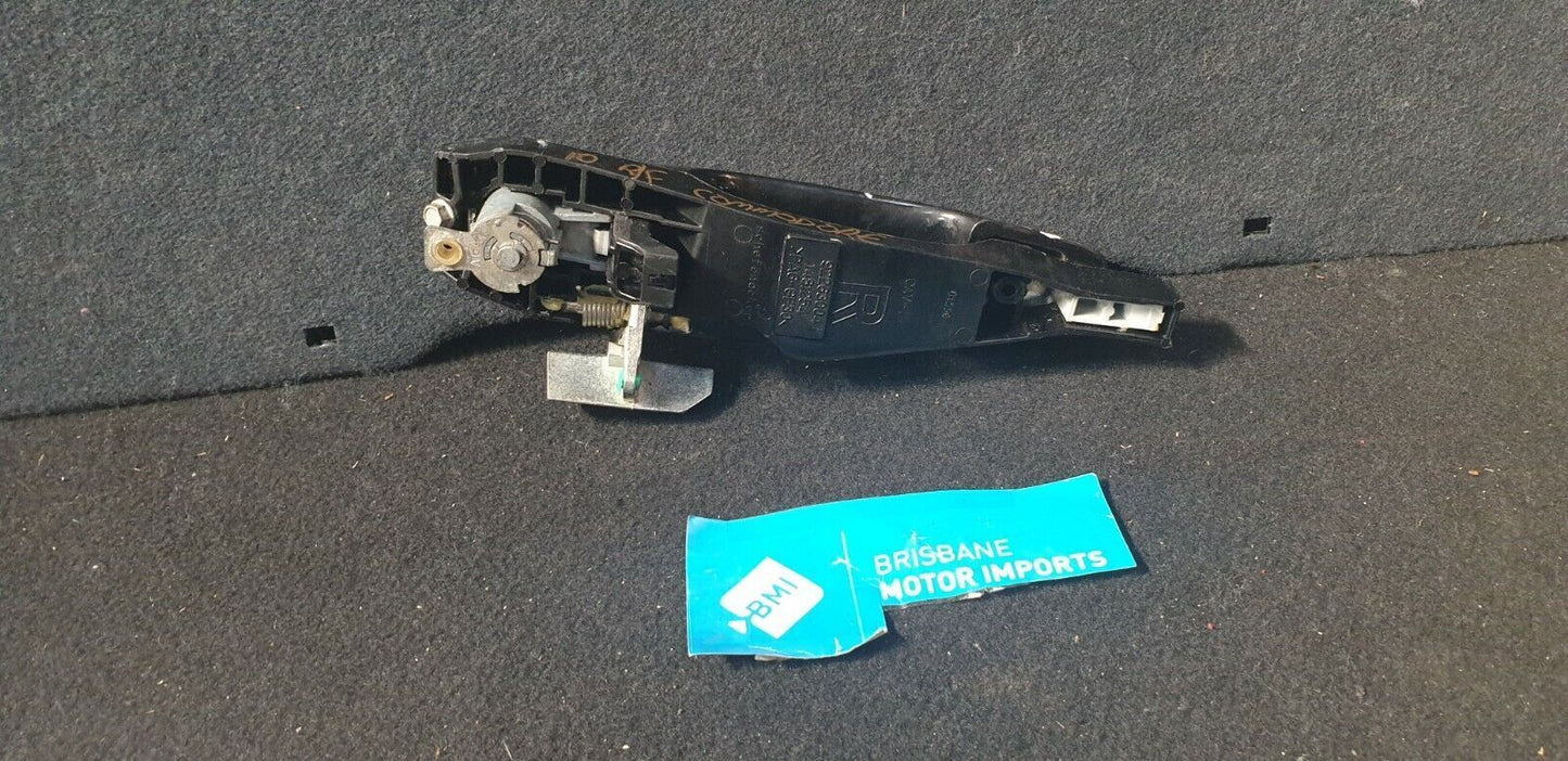 HOLDEN COMMODORE RIGHT FRONT OUTER DOOR HANDLE VE MODEL 2006-13 -- BLACK