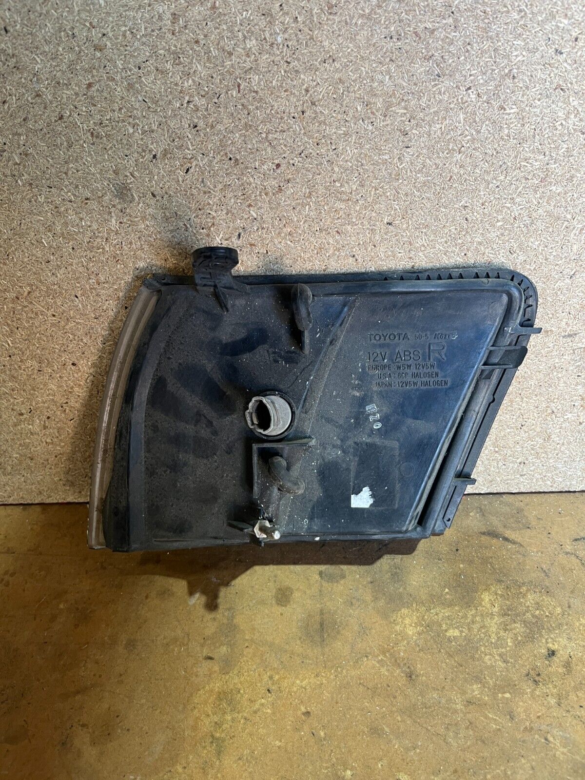 TOYOTA CELSIOR RH CORNER LAMP