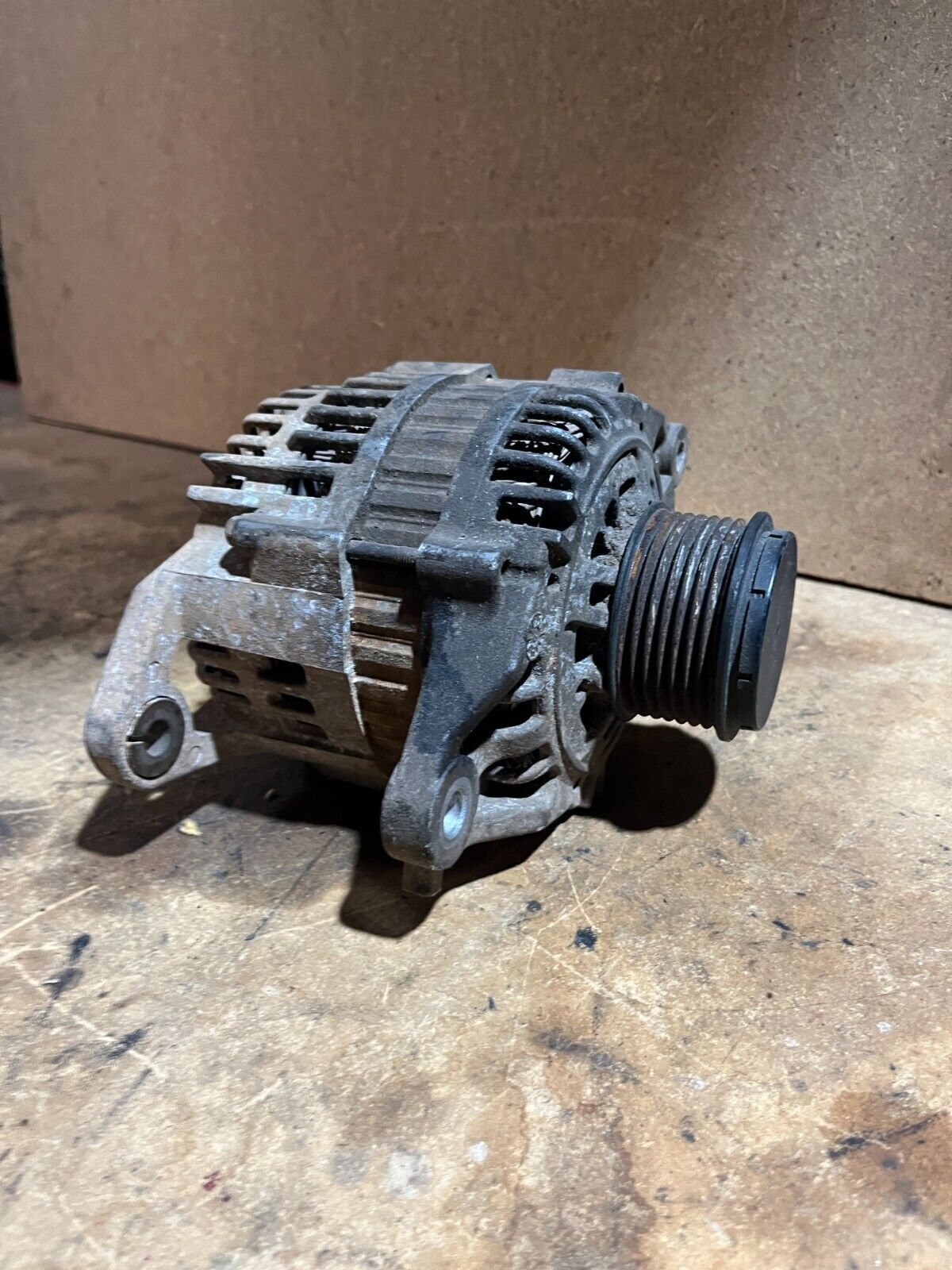 TOYOTA LANDCRUSIER 80 SERIES HJ80 1HZ ALTERNATOR