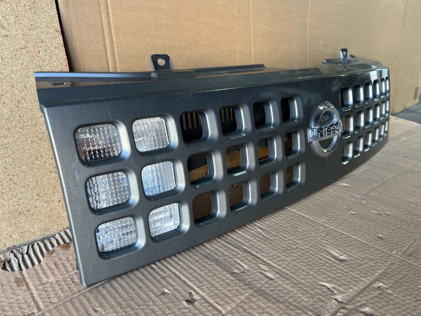 NISSAN CUBE Z11 GRILL