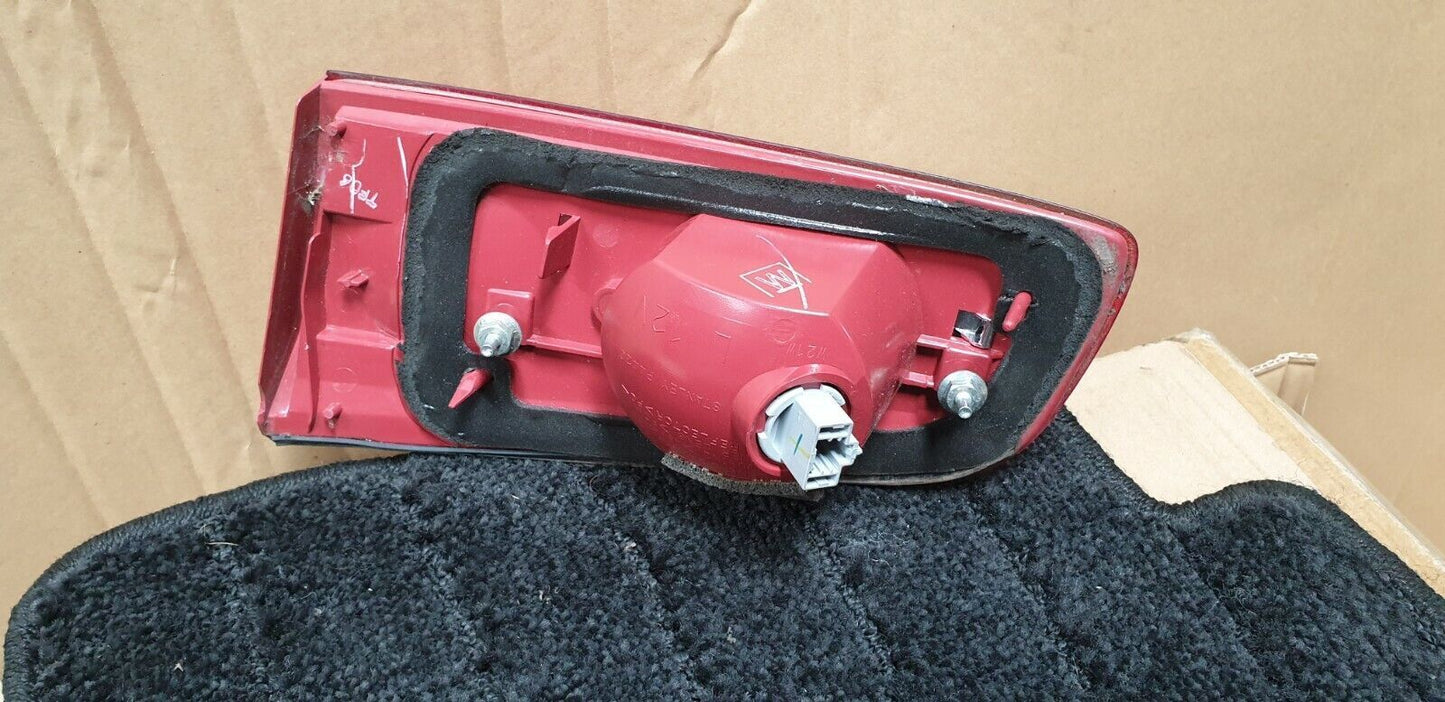 MAZDA 2 LEFTHAND TAILGATE GARNISH LIGHT - DY2 2005-2007