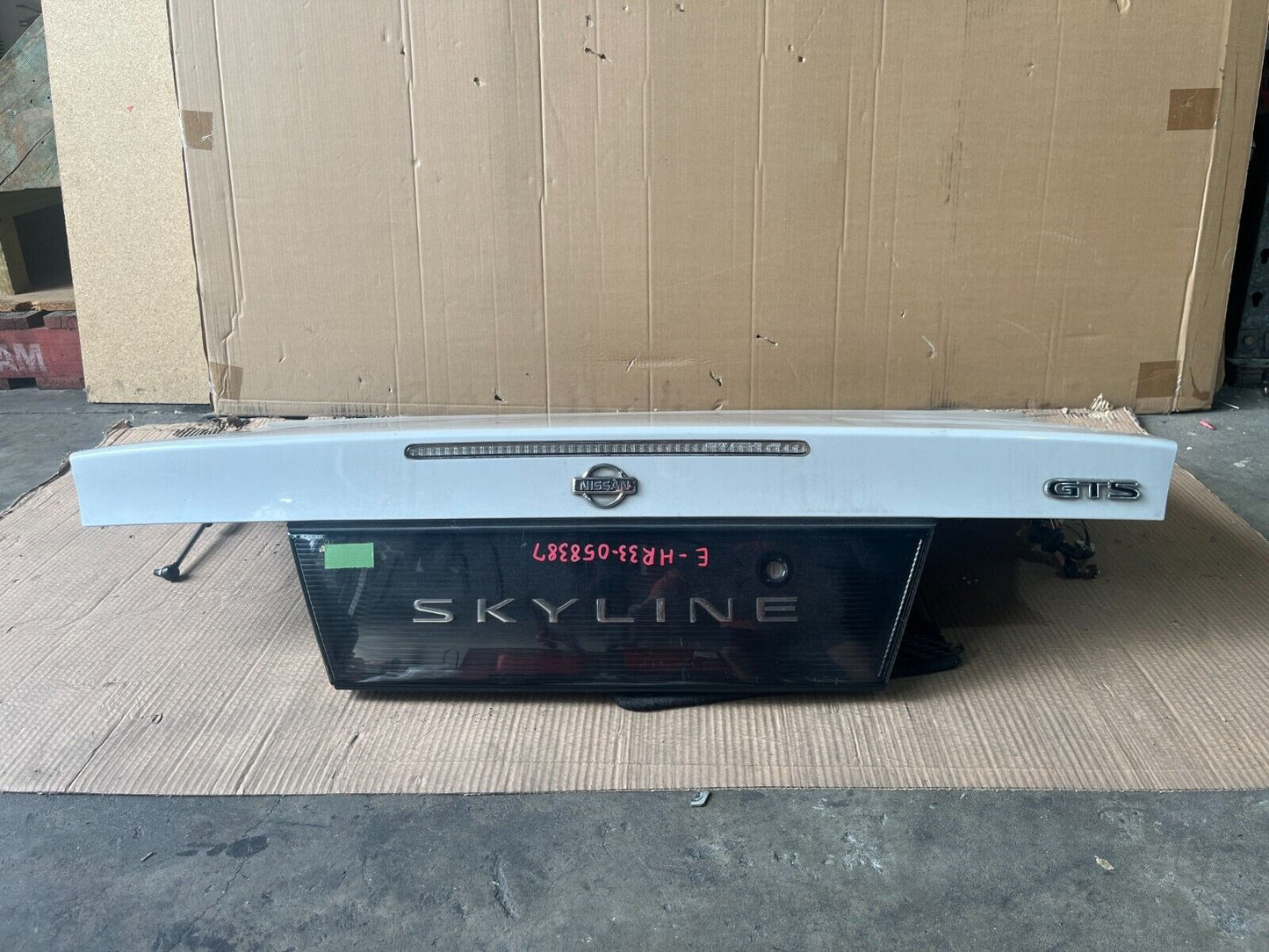 NISSAN SKYLINE HR33 GTS BOOTLID (SEDAN)