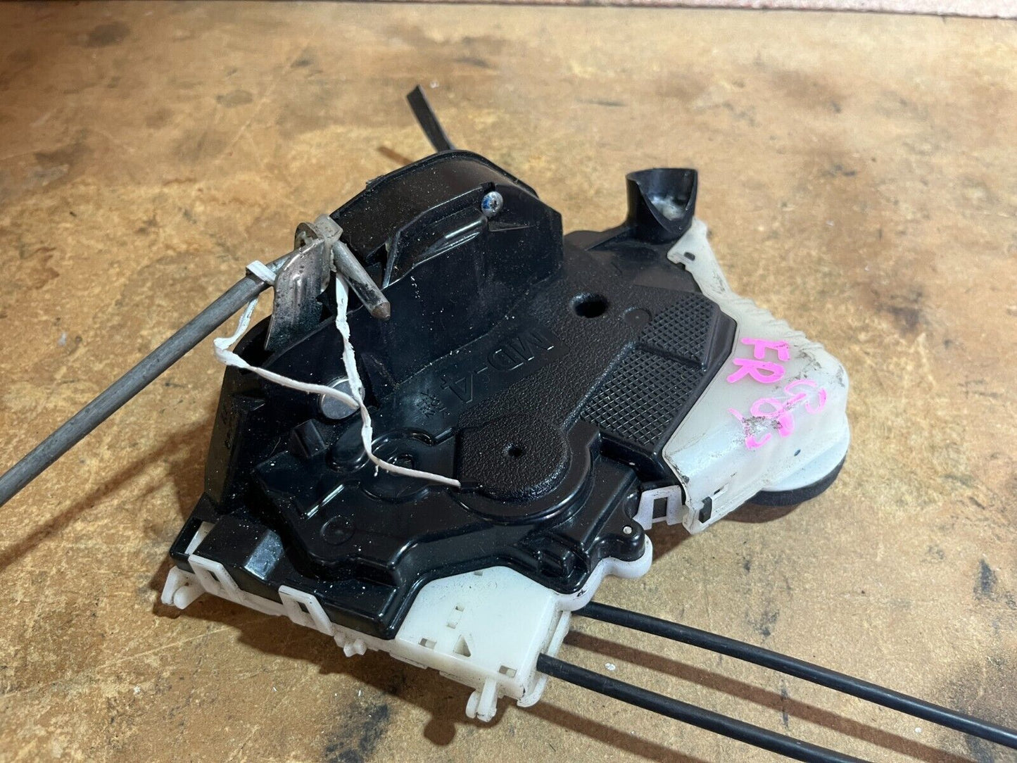 SUBARU GC7 FRONT RIGHT DOOR LOCK