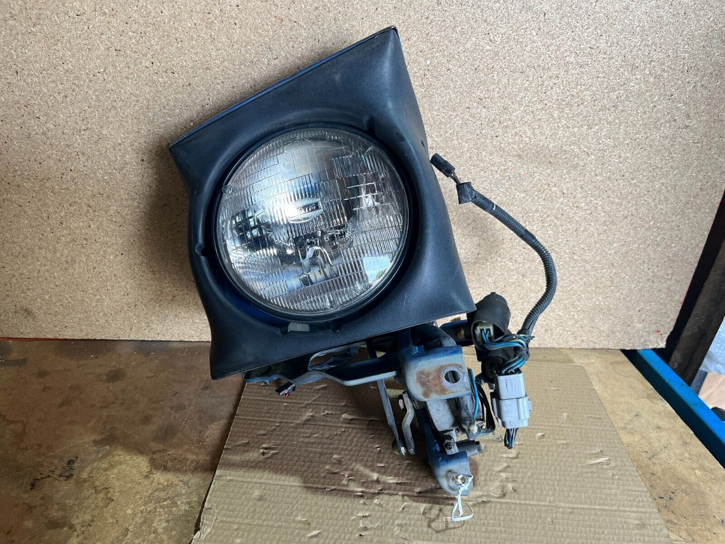 MAZDA MX5 NA RIGHT HAND HEADLIGHT 10/89-12/97 (FULL ASSEMBLY)