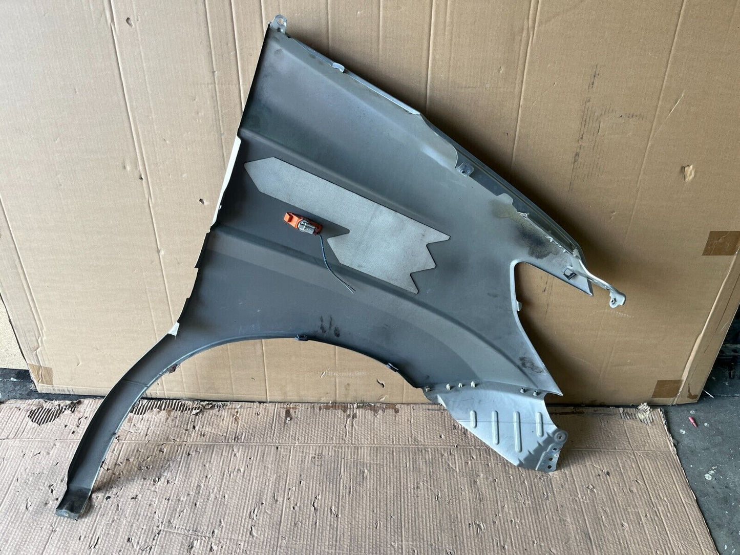 NISSAN ELGRAND E51 FRONT LEFT GUARD
