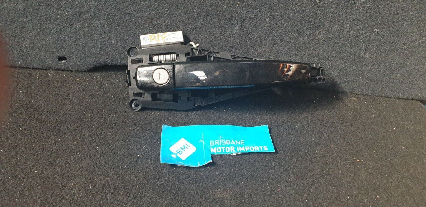 HOLDEN CRUZE RIGHT FRONT OUTER DOOR HANDLE JG-JH MODEL 2012on -- BLACK