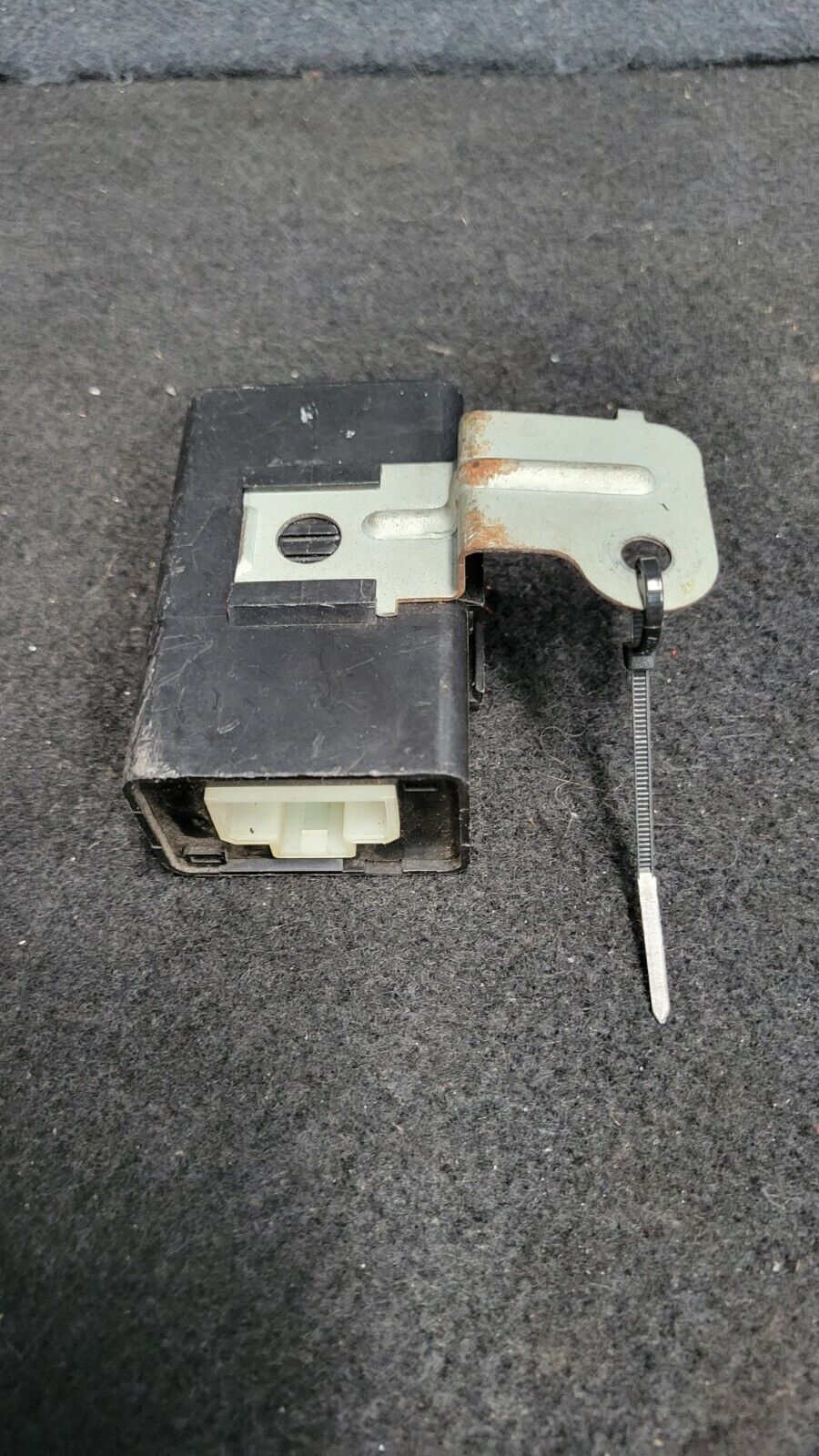 NISSAN SKYLINE R33 DOOR LOCK TIMER RELAY