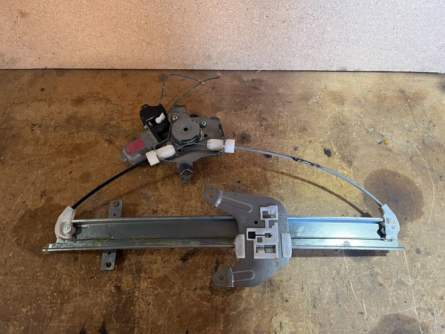 NISSAN SKYLINE V36 RIGHT HAND WINDOW REGULATOR