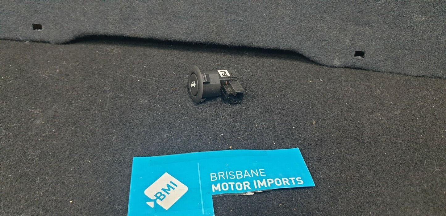 HOLDEN EPICA BOOT RELEASE BUTTON 2007-2011