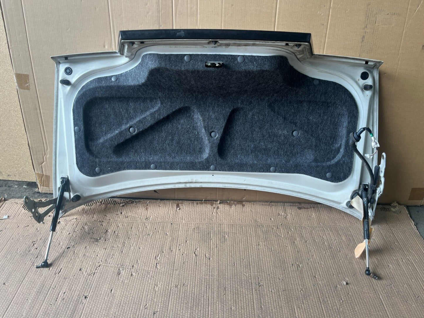 NISSAN SKYLINE HR33 GTS BOOTLID (SEDAN)