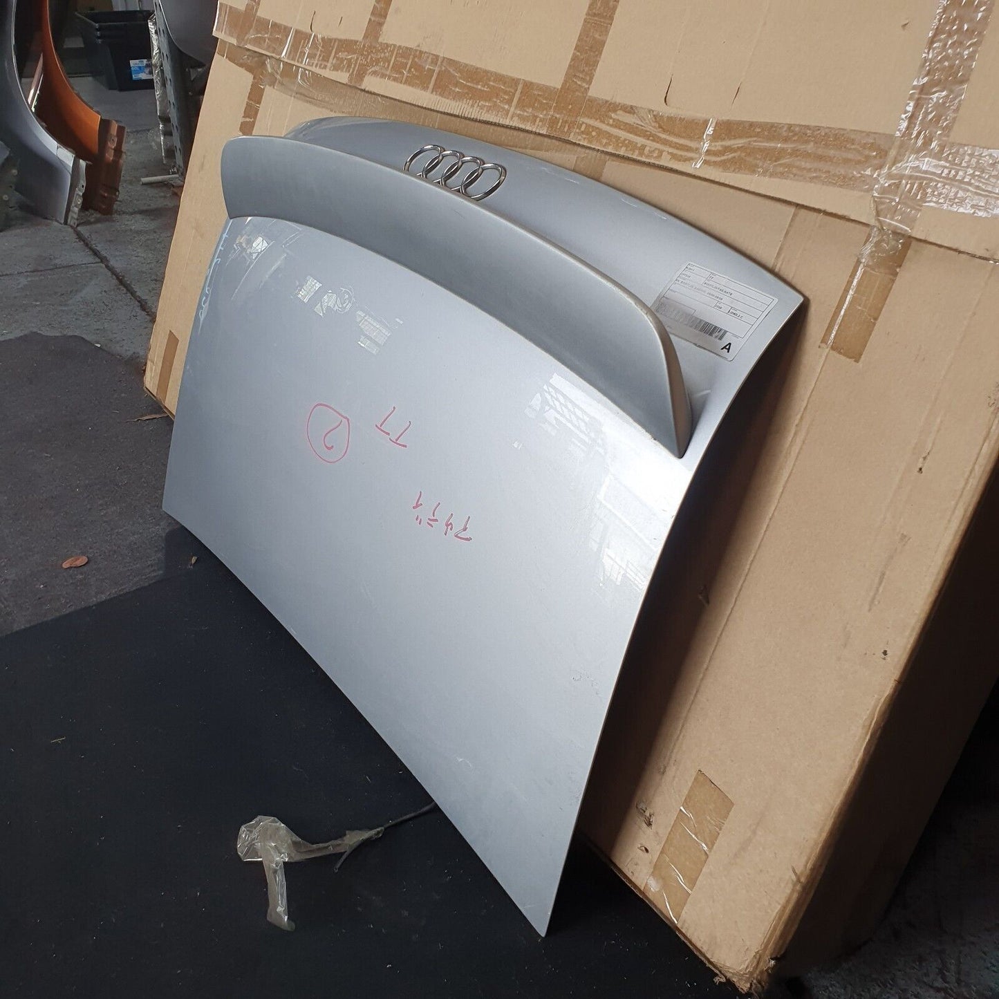 AUDI TT 8N BOOTLID