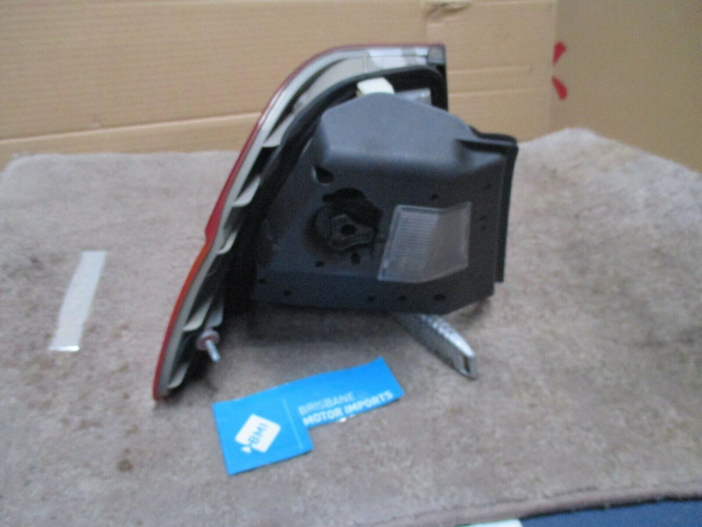BMW 3 SERIES SEDAN 02-05 (GH-AV22) RIGHT REAR TAILLIGHT