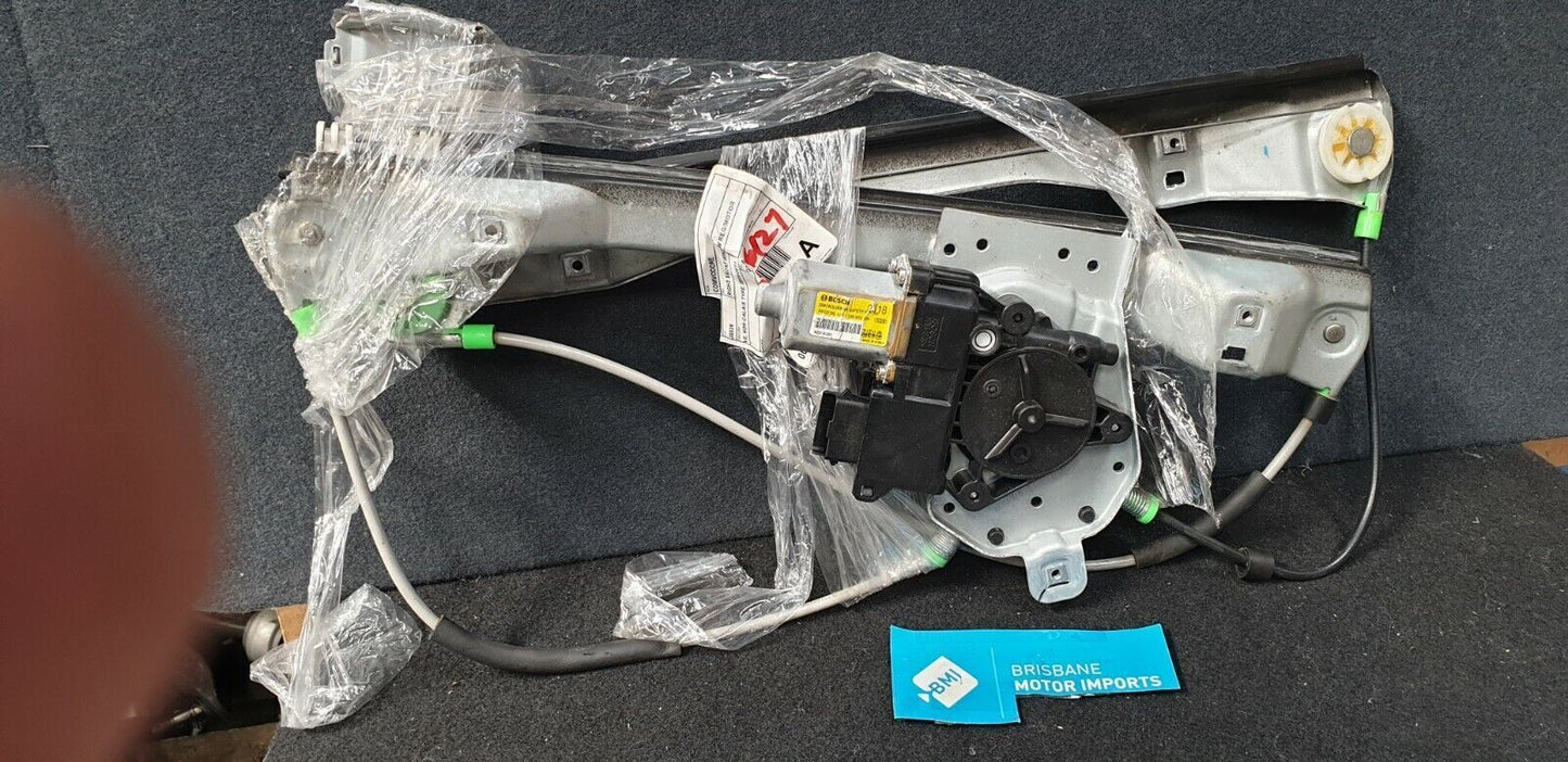 2010 HOLDEN COMMODORE RIGHT FRONT WINDOW REG/MOTOR - VE/NON CALAIS TYPE