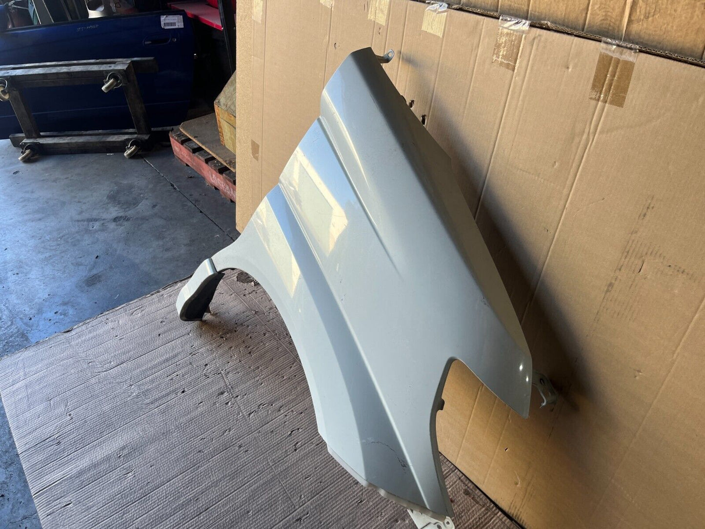 NISSAN ELGRAND E51 FRONT RIGHT GUARD