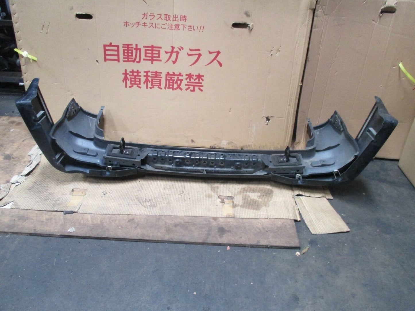 MITSUBISHI DELICA PA4W REAR BUMPER WITH STEP AND BRACKETS