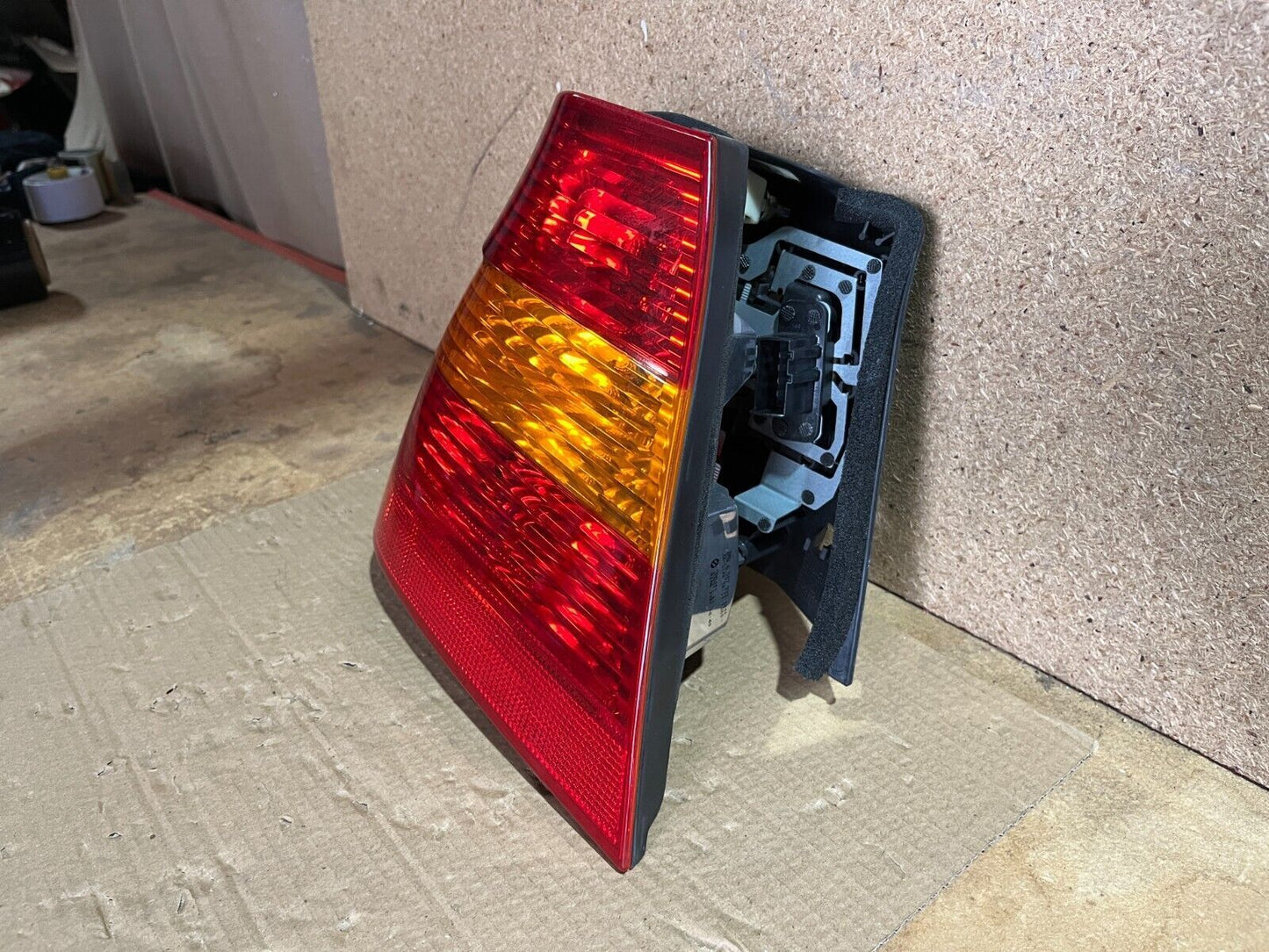 BMW E46 3 SERIES LH TAILLIGHT 02-05
