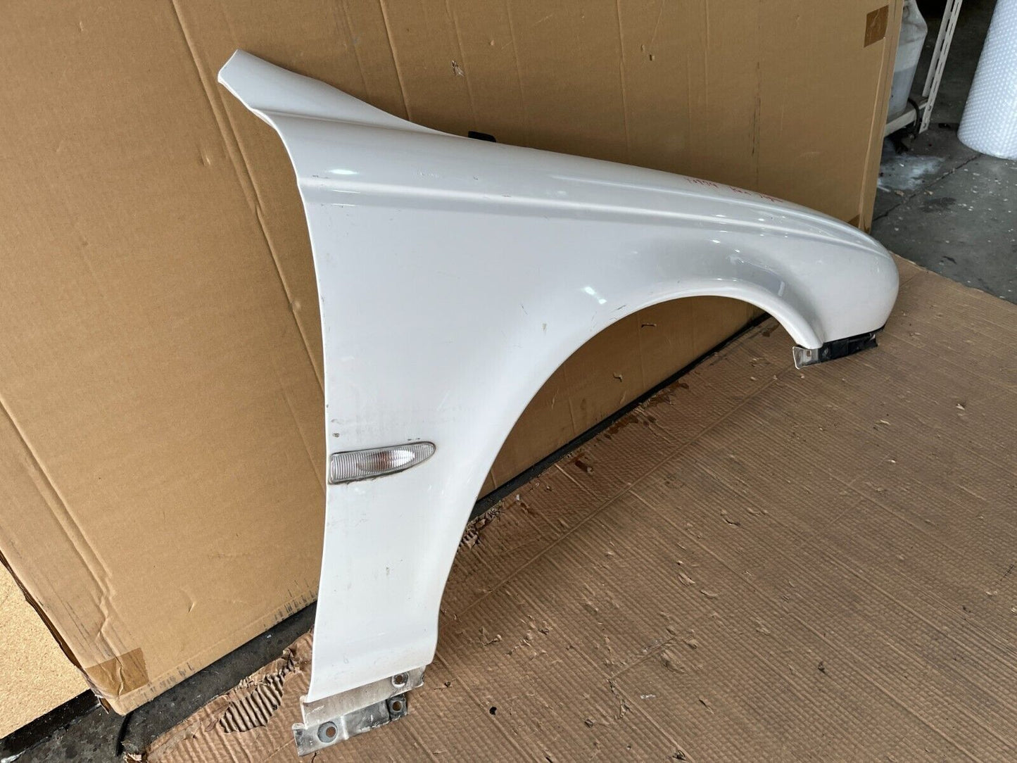 JAGUAR X-TYPE X400 FRONT RIGHT GUARD 02-08