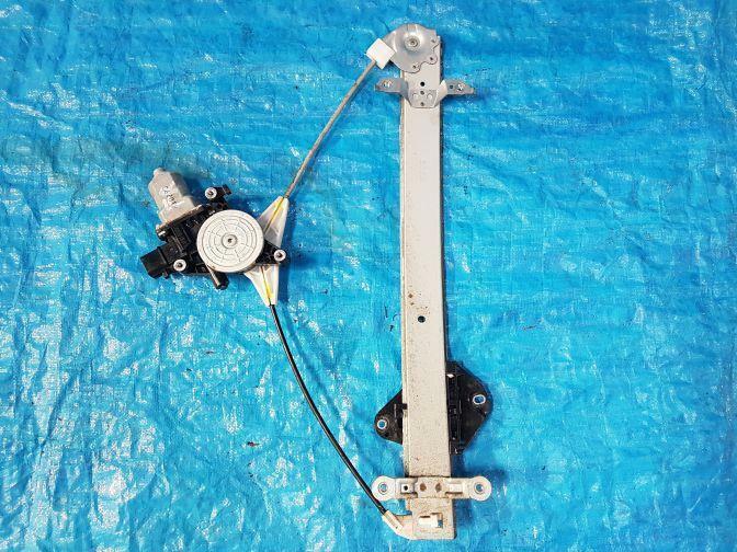 SUBARU IMPREZA GH7 GX FRONT RIGHT POWER WINDOW MOTOR AND REGULATOR LHS