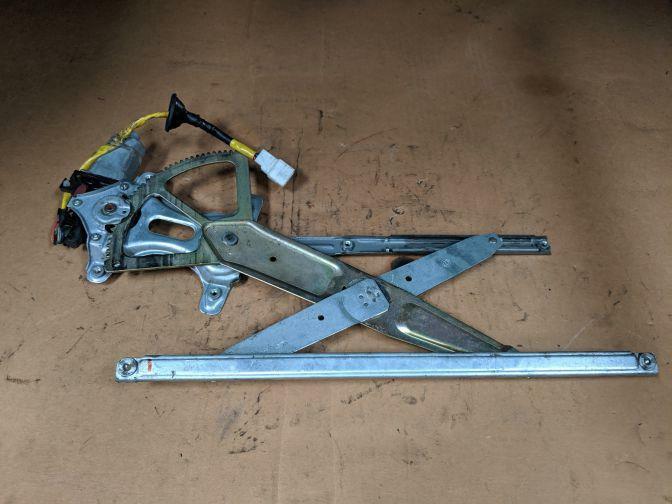 TOYOTA ARISTO JZS161 LEXUS GS300 FRONT LEFT POWER WINDOW MOTOR AND REGULATOR
