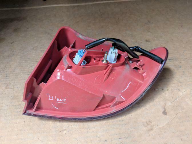 2005 MAZDA 2 DY LEFT HAND TAILLIGHT 11/03-05/05