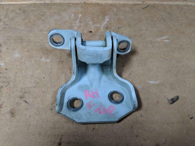 2008 SUBARU IMPREZA FRONT RIGHT TOP DOOR HINGE 08/07-11/11