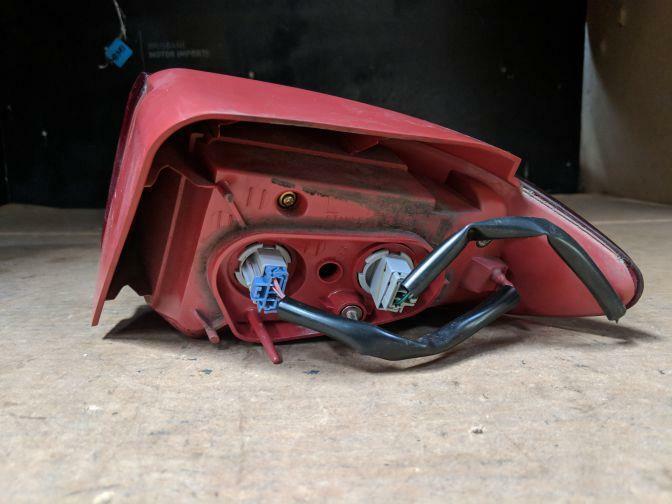 2005 MAZDA 2 DY LEFT HAND TAILLIGHT 11/03-05/05