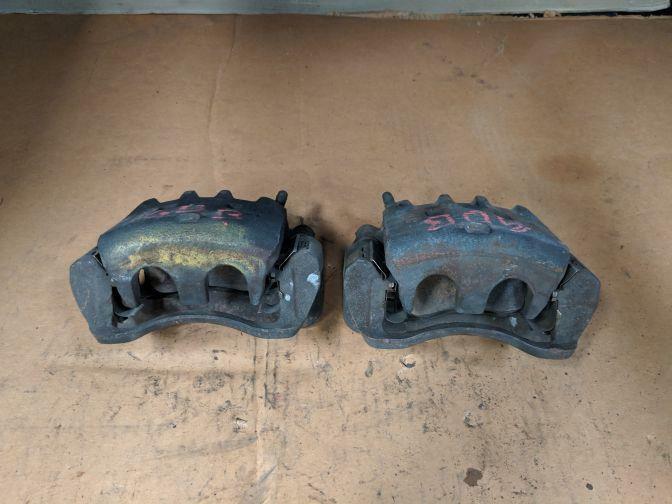 SUBARU IMPREZA STI GDB FRONT BRAKE CALIPER PAIR 2000-2003