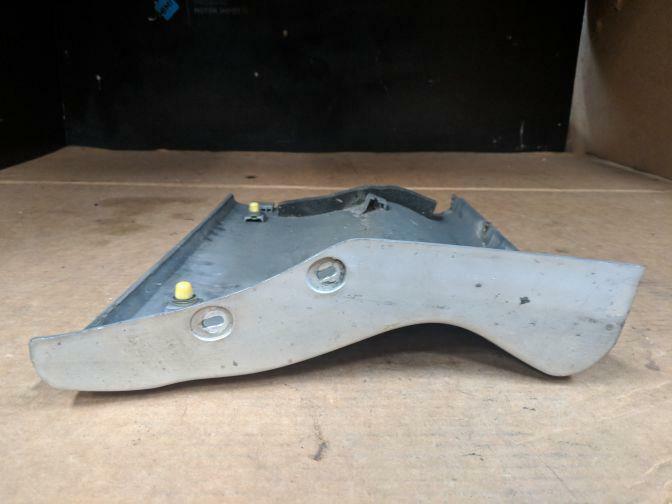 2000 NISSAN ELGRAND ALE50 REAR RIGHT BUMPER POD 05/97-05/02