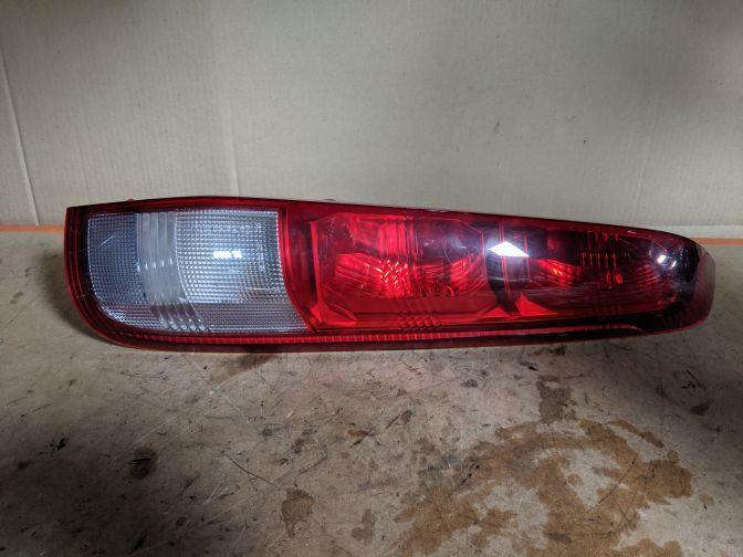 09/06 NISSAN X-TRAIL T30 RIGHT HAND TAILLIGHT
