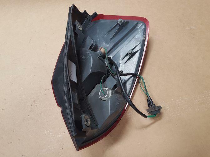 SUBARU LEGACY GEN 4 LEFT TAILLIGHT 2005-2009