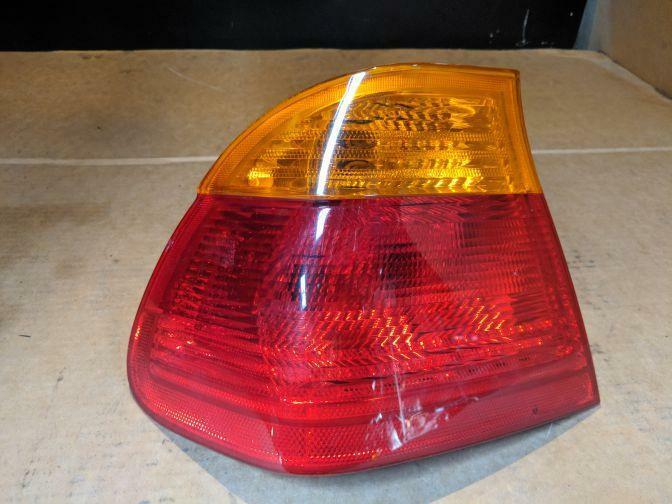 2001 BMW 3 SERIES E46 SEDAN LEFT HAND TAILLIGHT AMBER FLASHER TYPE