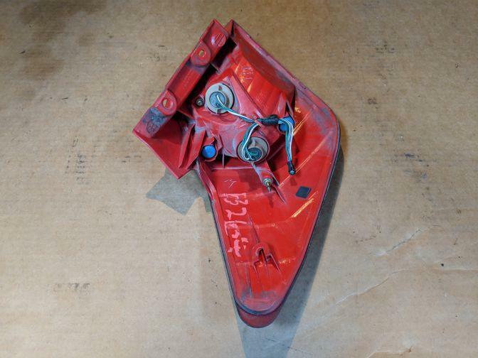 2004 TOYOTA CALDINA T240 RIGHT HAND TAILLIGHT EARLY TYPE 2002-2004